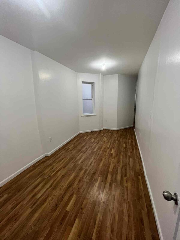 Foto del edificio - 423 Throop Ave