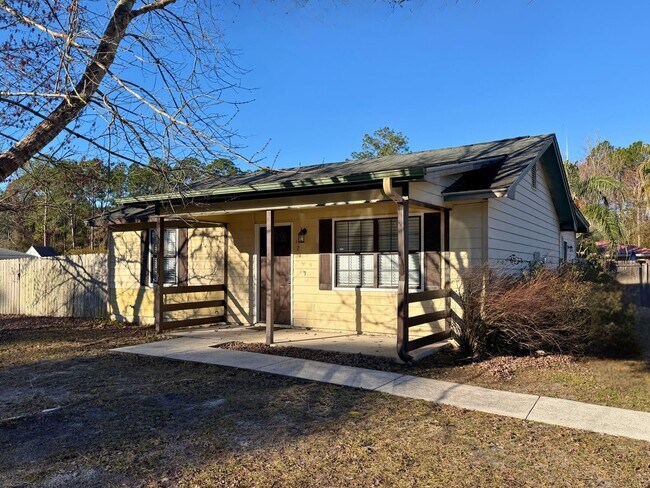 Foto del edificio - 2 Bedroom Home w/ Flex Room, fenced in yard - Close to base!!