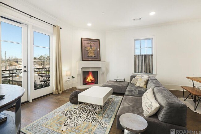 Foto del edificio - 8211 Village Plaza Ct