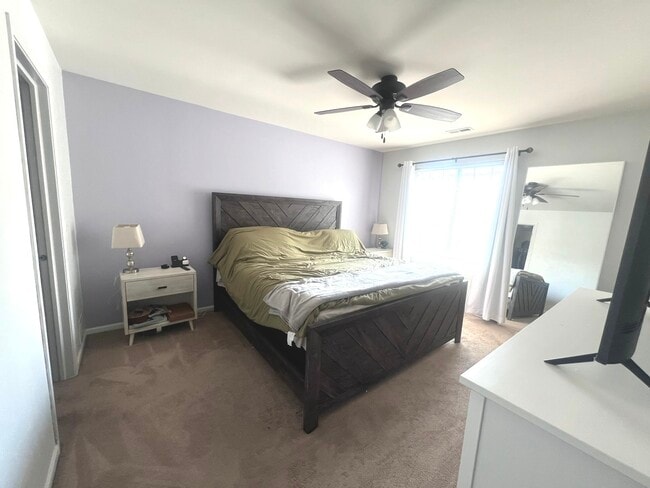 Foto del edificio - 255 Evergreen Cir