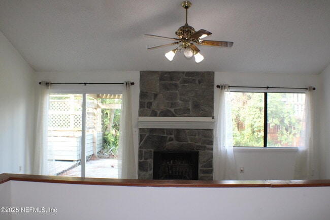 Foto del edificio - 10315 Docksider Dr E