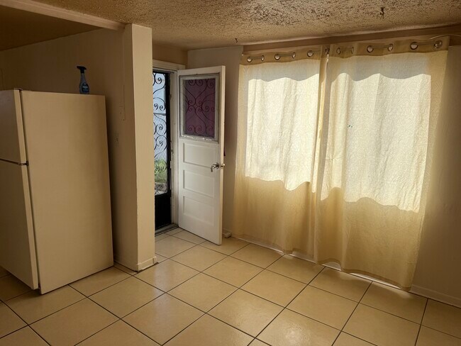 Foto del edificio - 7772 Ranchland Dr