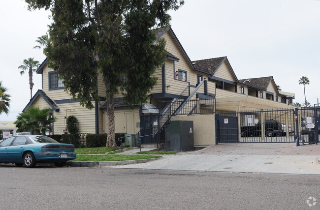 Building Photo - 502-508 Sportfisher Dr