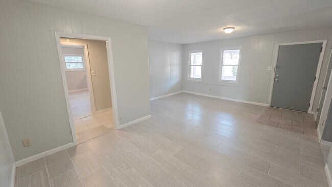 Building Photo - 1384 Aldrich St NE