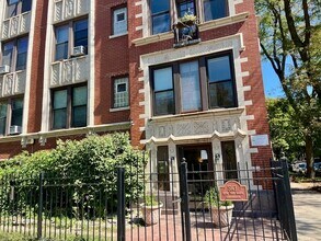 Building Photo - 5143 S Kenwood Ave