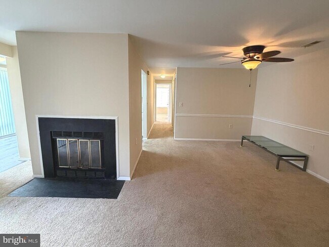 Foto del edificio - 18131 Chalet Dr