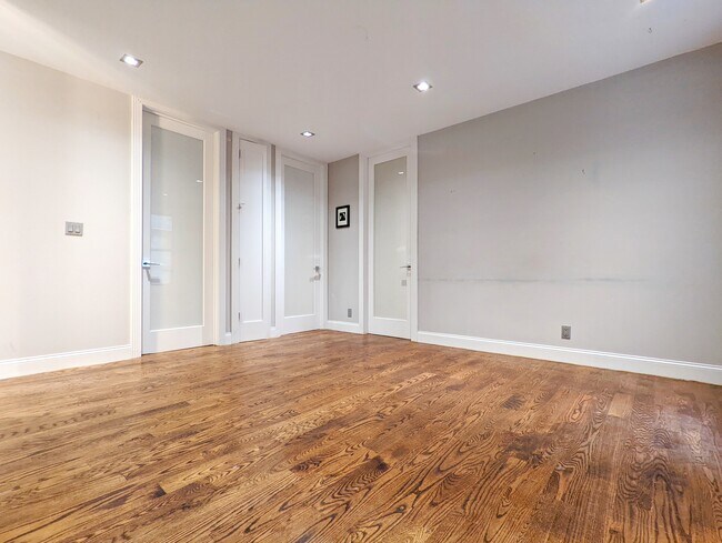 Living room - 335 E 100th St