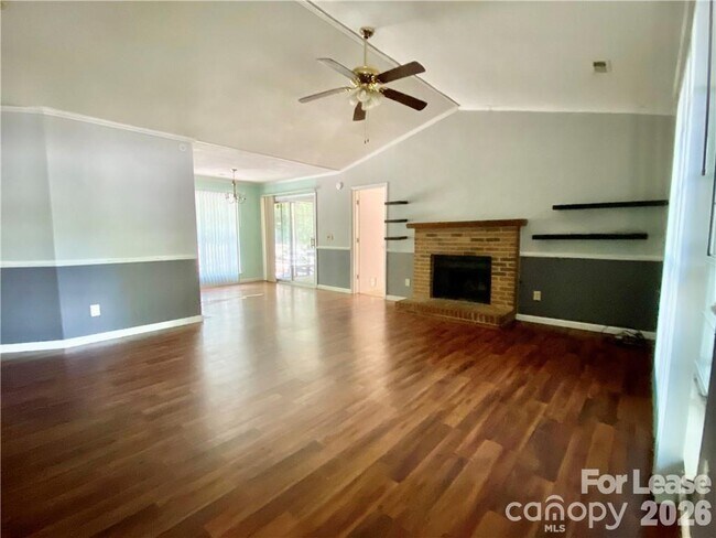 Foto del edificio - 3914 Aster Dr