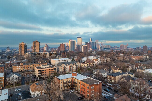 Foto aérea - 501 W Franklin Ave
