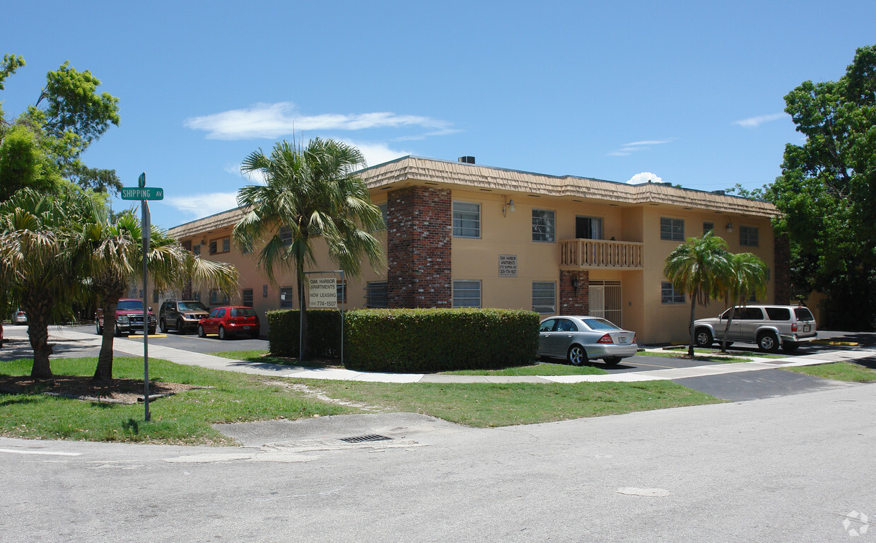 Primary Photo - Oak Harbor Apartments