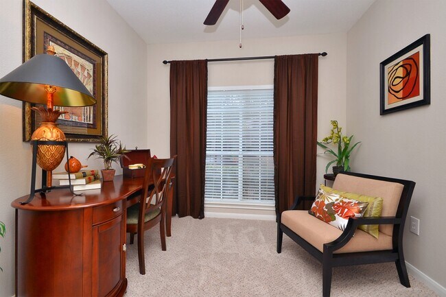 Foto del edificio - 2 Bedroom Apartment: Where Style Meets Sop...