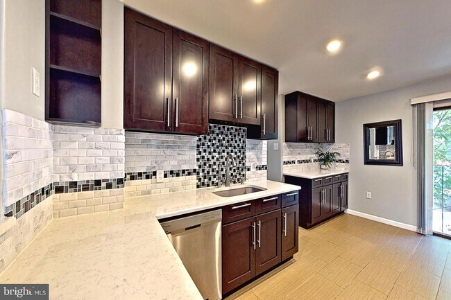 Foto del edificio - 4912 Herkimer St