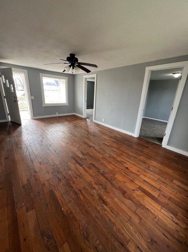 Foto del edificio - 3 bedroom/1 bathroom house