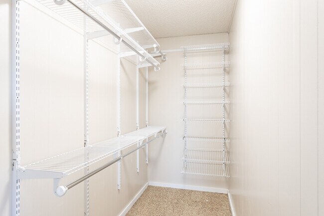 Foto del edificio - 174 Burnett Ave