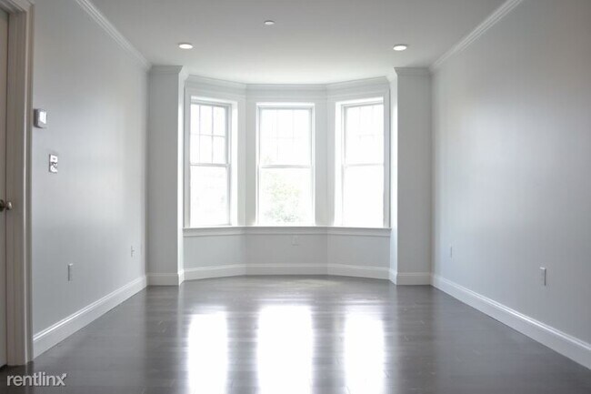 Foto del edificio - 730 E Broadway