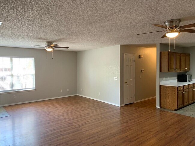 Building Photo - 1677 N Saddlehorn Ave