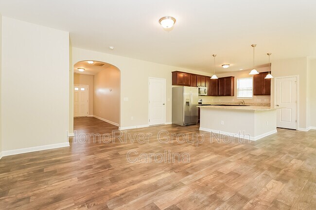 Building Photo - 1912 Harvick Ct