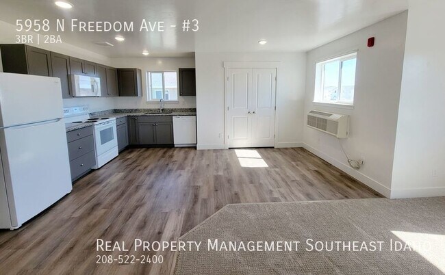 Building Photo - Brand New & Modern 3 Bedroom, 1.5 Bathroom...