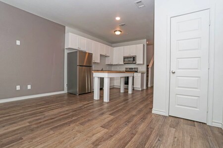 Foto del edificio - 3323 Brambleton Hill Pl