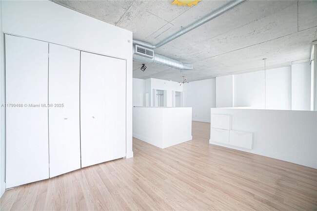 Building Photo - 690 SW 1st Ct