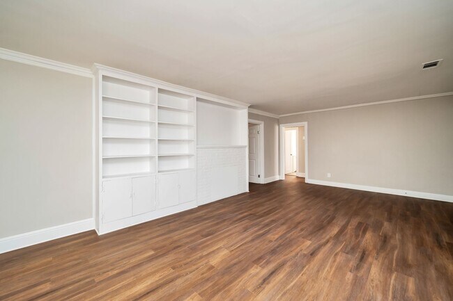 Foto del edificio - Spacious 3BR/2BA – 1,480 Sq Ft of Comforta...