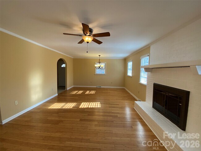 Foto del edificio - 203 Ratchford Farm Rd