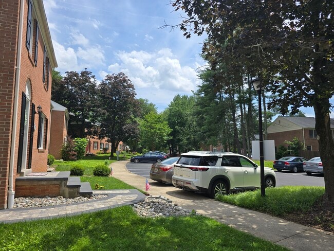 Building Photo - 9321 Bentridge Ave