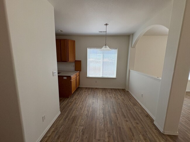 Building Photo - SPACIOUS HOME IN BOYD ACRES NEIGHBORHOOD A...