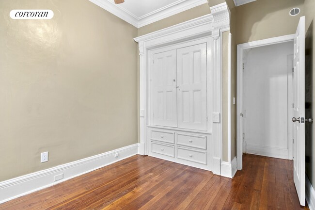 Building Photo - 558 Decatur St