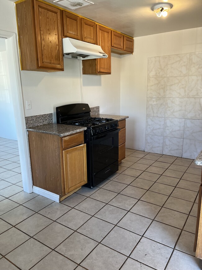 Building Photo - 649 Gilwood Ave