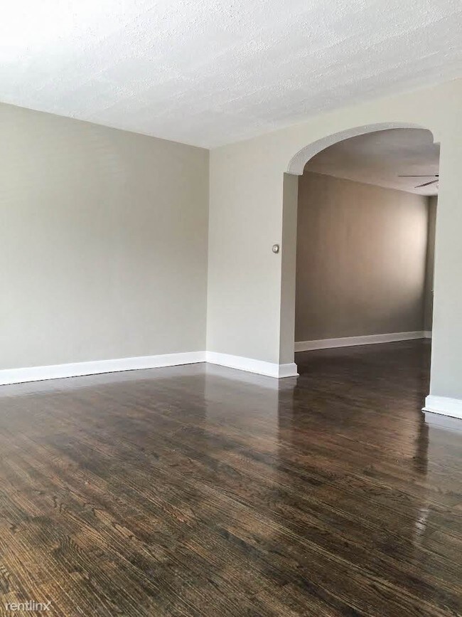 Foto del edificio - 6131 Magnolia St