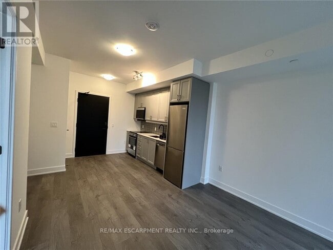 Photo du bâtiment - 2343 Khalsa Gate