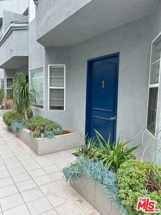 Foto del edificio - 7916 Blackburn Ave