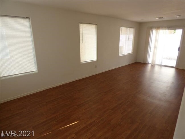 Building Photo - 6082 Las Nubes Dr