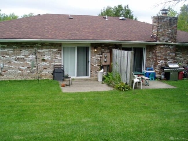 Photo - 728-728 Red Deer Ln Apartment