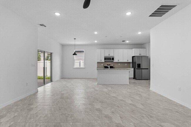 Foto del edificio - Available Now! 2024 Built 4/2 Single Famil...