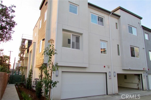 Foto del edificio - 14424 Lily Ln