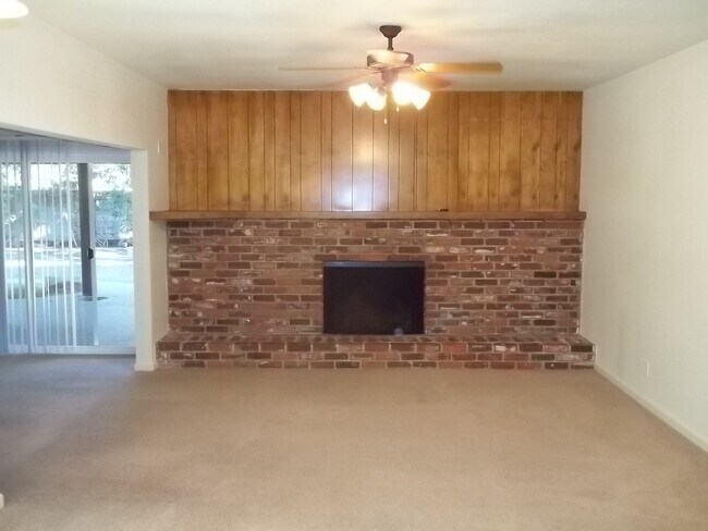Building Photo - Spacious home recently remodeled, newer ap...