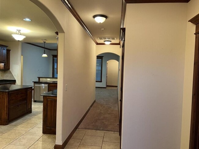Building Photo - 2121 Mill Creek Way