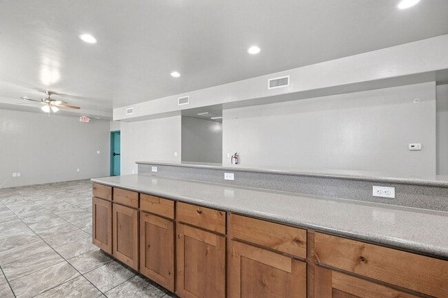 Foto del edificio - 50 N Mountain Ave