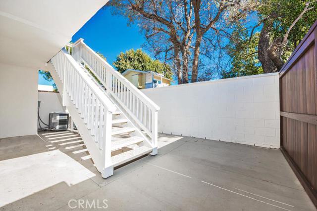 Foto del edificio - 557 N Olive St