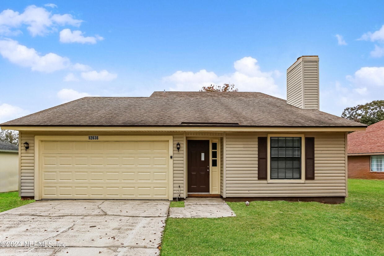 Foto principal - 12636 Misty Mountain Dr E