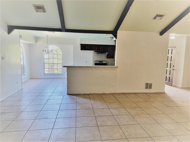 Building Photo - 6619 Indian Lake Dr
