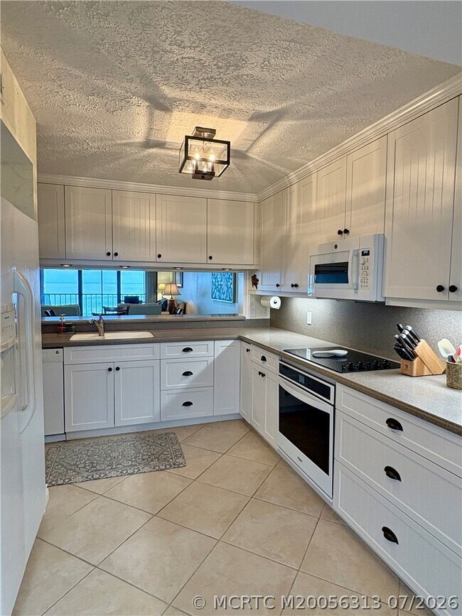 Foto del edificio - 2571 Ocean NE Blvd