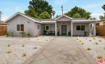 Building Photo - 6046 Fallbrook Ave