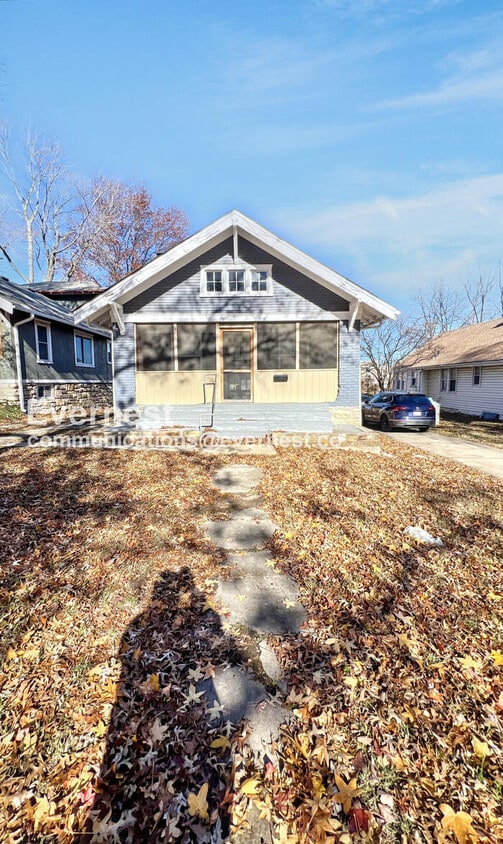 Foto principal - 1402 E 65th St