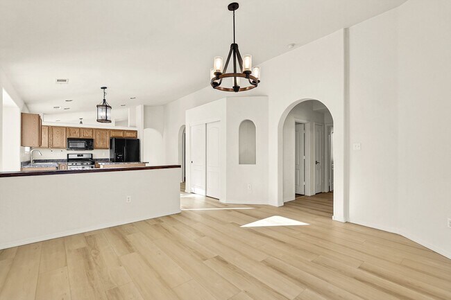 Foto del edificio - House For Rent | 4-Bed 2-Bath | 2-Car Garage | Rio Rancho SE | Large Backyard |