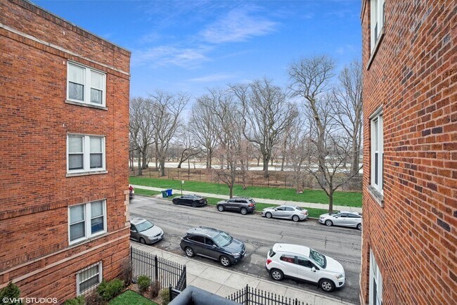 Foto del edificio - 2111 E 67th St