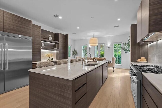 Foto del edificio - 417 N Osprey Ave