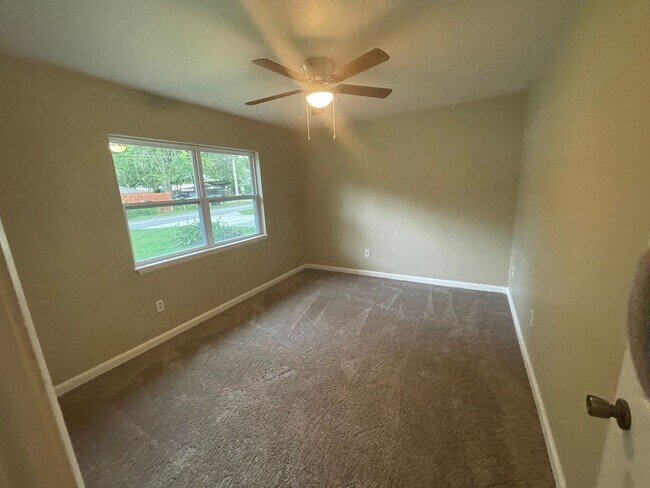 Foto del edificio - Welcome to this beautifully remodeled 2-bedroom duplex located in Alachua, conveniently situated ...